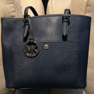 Michael Kors Jet Set Saffiano Leather Shoulder Bag